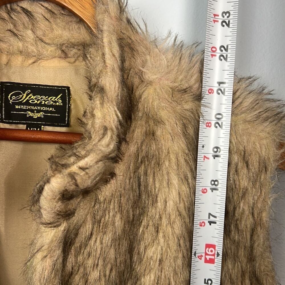 Special One by Rock International faux fur lined vest size medium - Picture 7 of 9